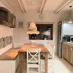 Lesny Dom Z Basenem W Okolicy Zegrza Hébergement de vacances Gasiorowo (Legionowo)