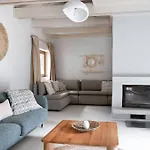 Lesny Dom Z Basenem W Okolicy Zegrza Дом отдыха *