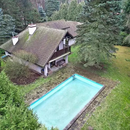 Dom wakacyjny Leśny Dom Z Basenem W Okolicy Zegrza Gasiorowo (Legionowo)