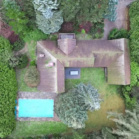 Leśny Dom Z Basenem W Okolicy Zegrza *