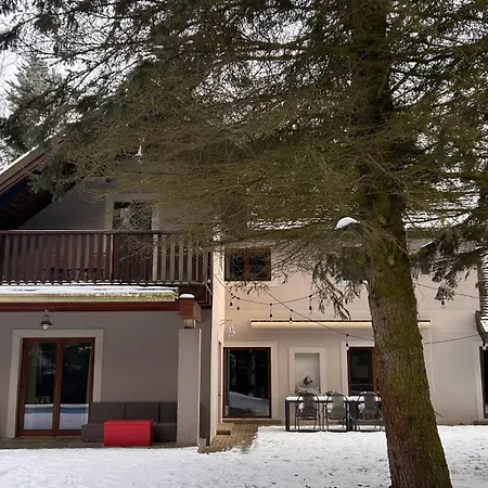 Leśny Dom Z Basenem W Okolicy Zegrza