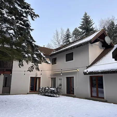 Dom wakacyjny Leśny Dom Z Basenem W Okolicy Zegrza Gasiorowo (Legionowo)