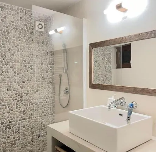 Holiday home Lesny Dom Z Basenem W Okolicy Zegrza