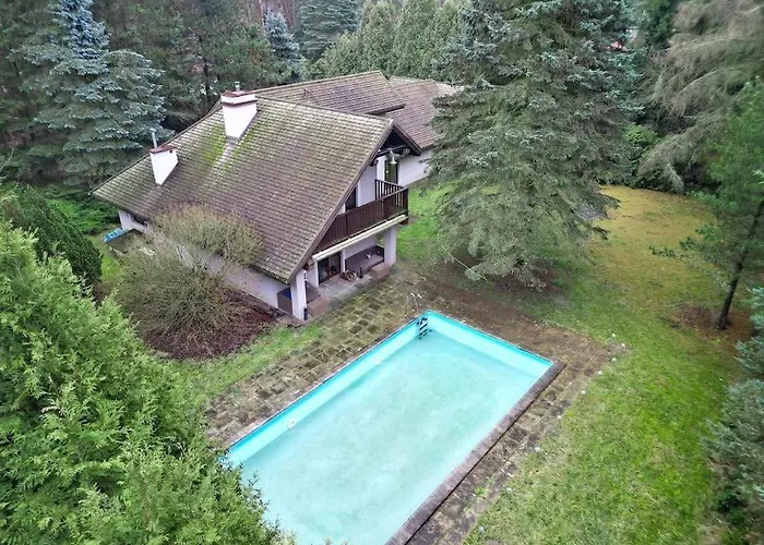 Holiday home Lesny Dom Z Basenem W Okolicy Zegrza Gasiorowo (Legionowo)