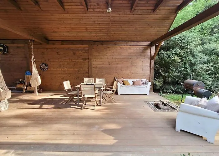 Lesny Dom Z Basenem W Okolicy Zegrza Holiday home Gasiorowo (Legionowo)