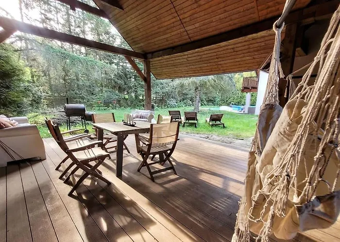 Dom wakacyjny Leśny Dom Z Basenem W Okolicy Zegrza