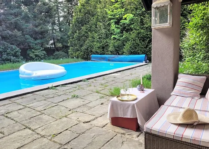 Lesny Dom Z Basenem W Okolicy Zegrza Holiday home Gasiorowo (Legionowo)