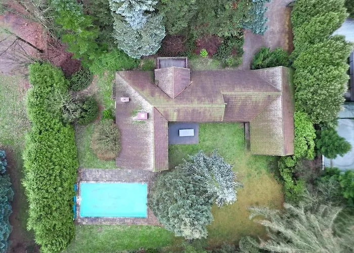 Leśny Dom Z Basenem W Okolicy Zegrza *