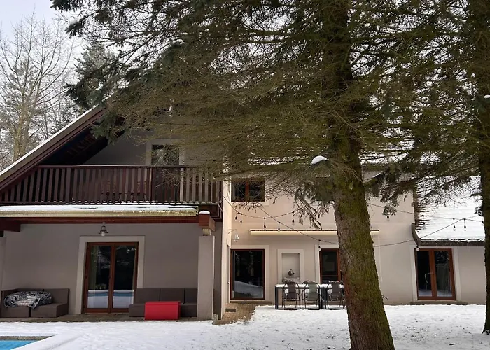 Leśny Dom Z Basenem W Okolicy Zegrza