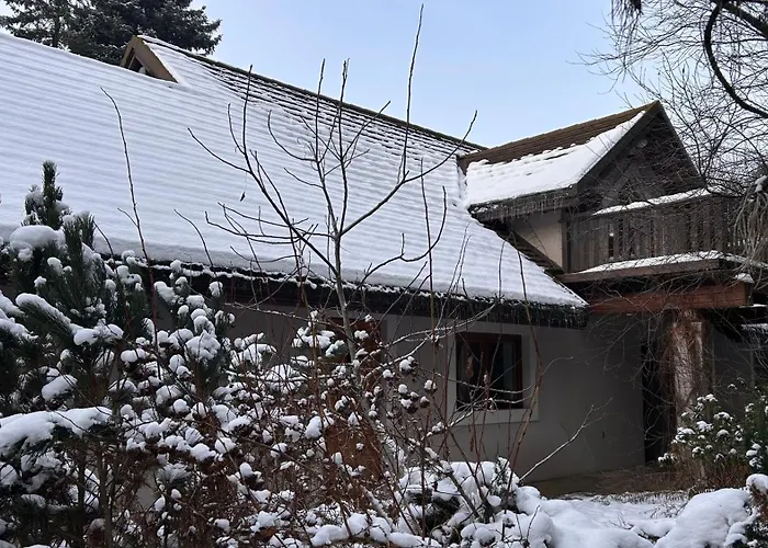 Leśny Dom Z Basenem W Okolicy Zegrza Dom wakacyjny